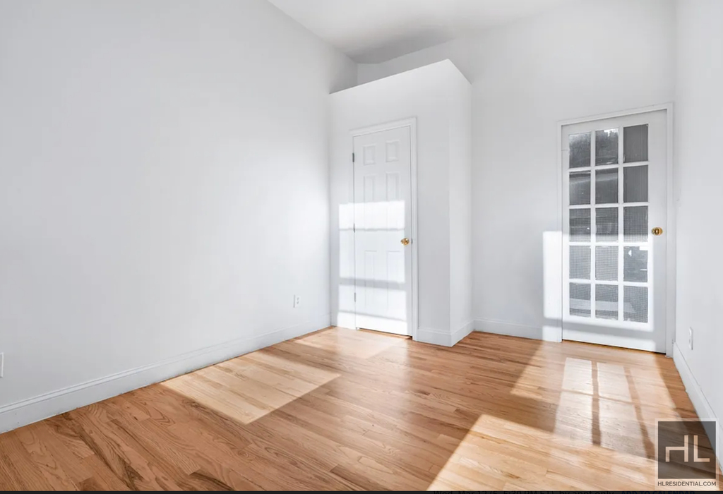 East 69 Street - Photo 5