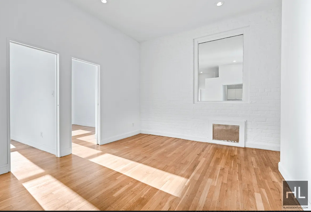 East 69 Street - Photo 8