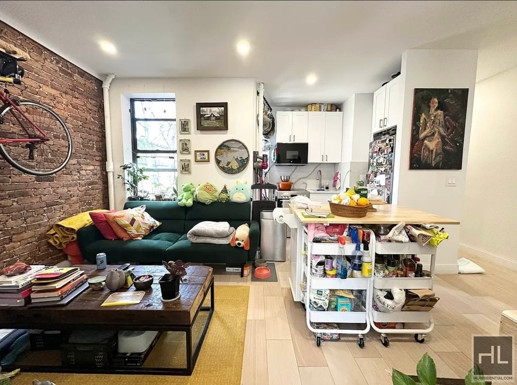 East 88th Street - Photo 3