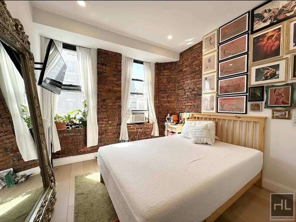 East 88th Street - Photo 0