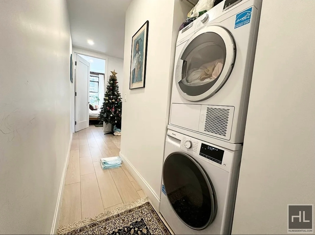 East 88th Street - Photo 11