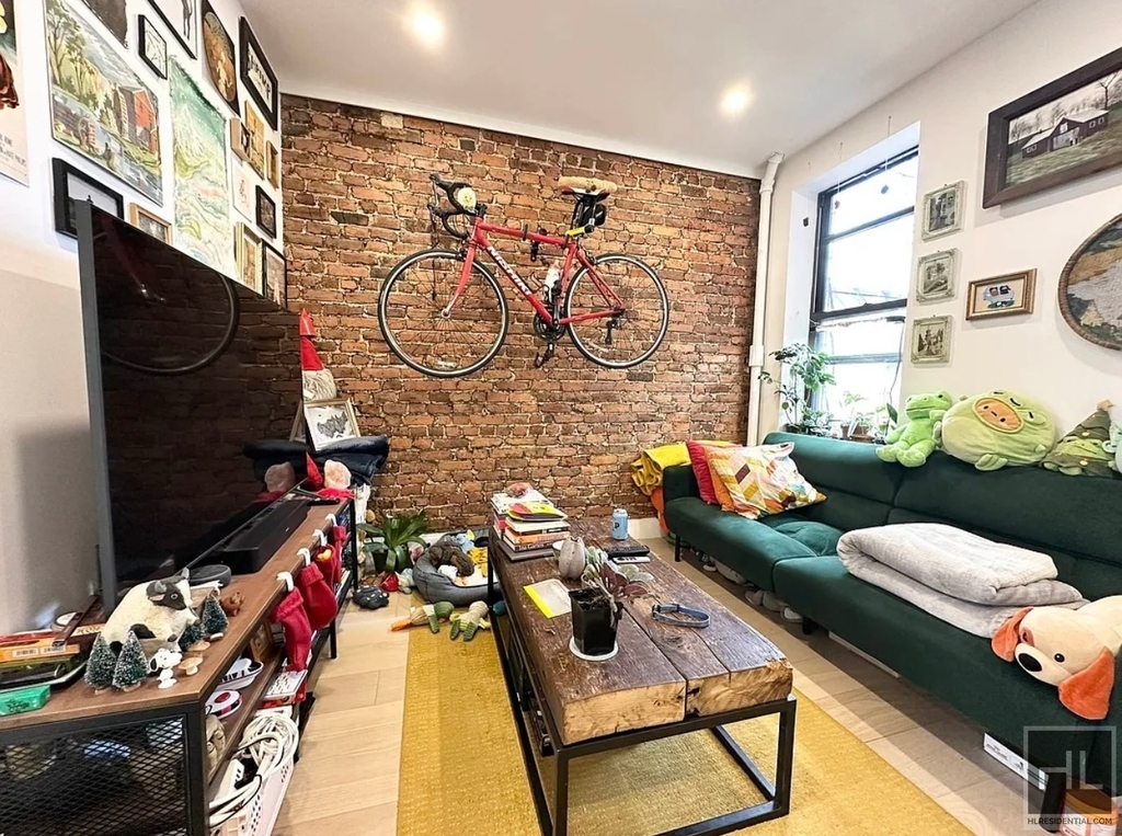 East 88th Street - Photo 2
