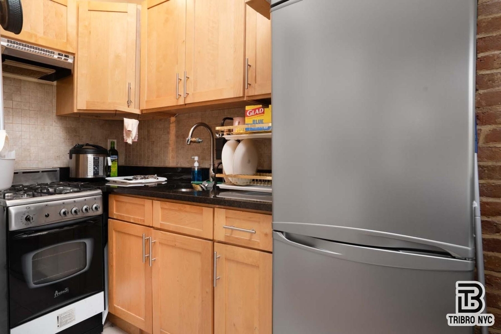 410 W 145th Street - Photo 4