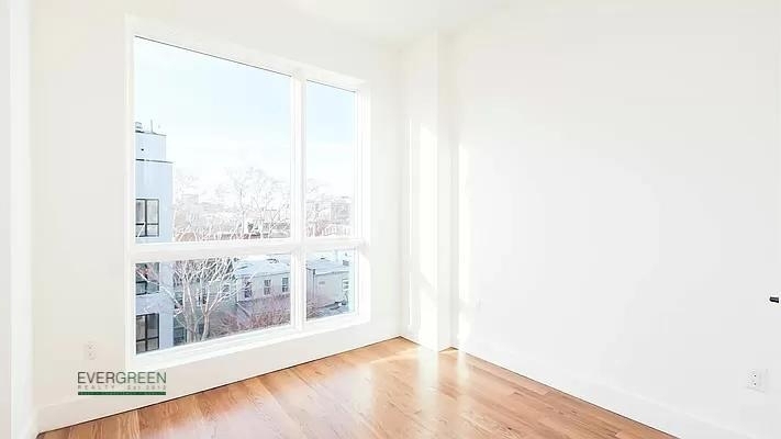 406 Cornelia Street - Photo 3