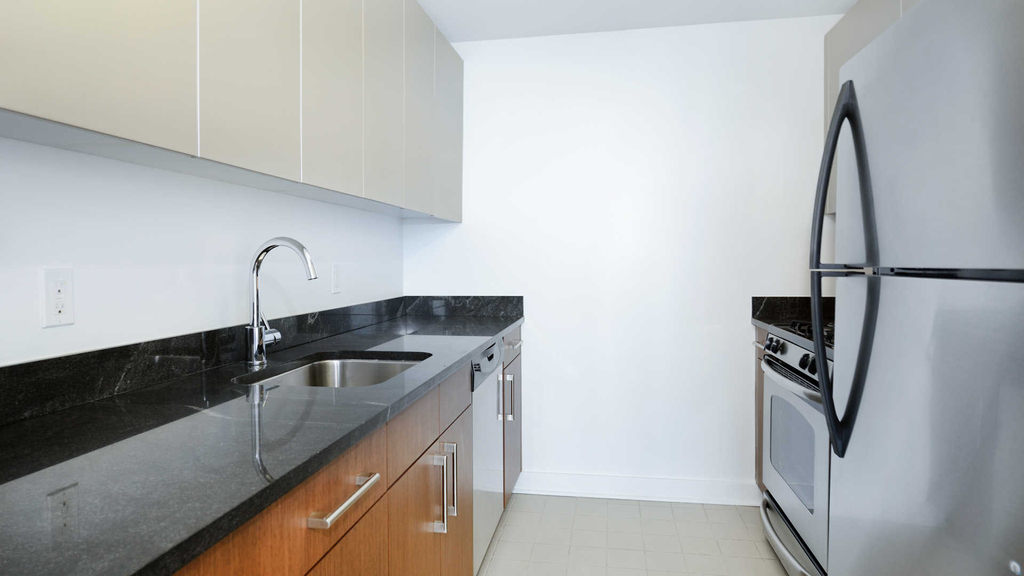 111 Lawrence Street - Photo 3