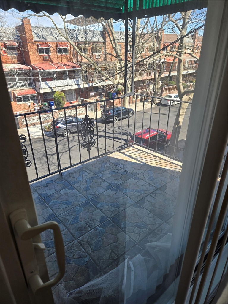 544 E 81st Street - Photo 11