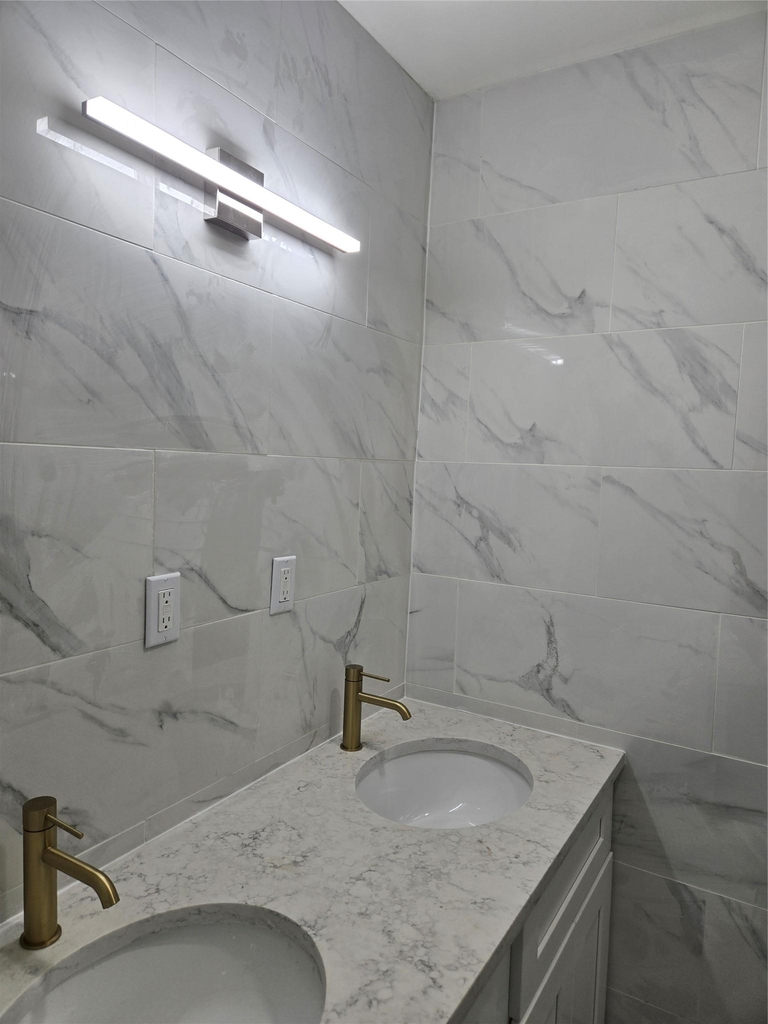 544 E 81st Street - Photo 1