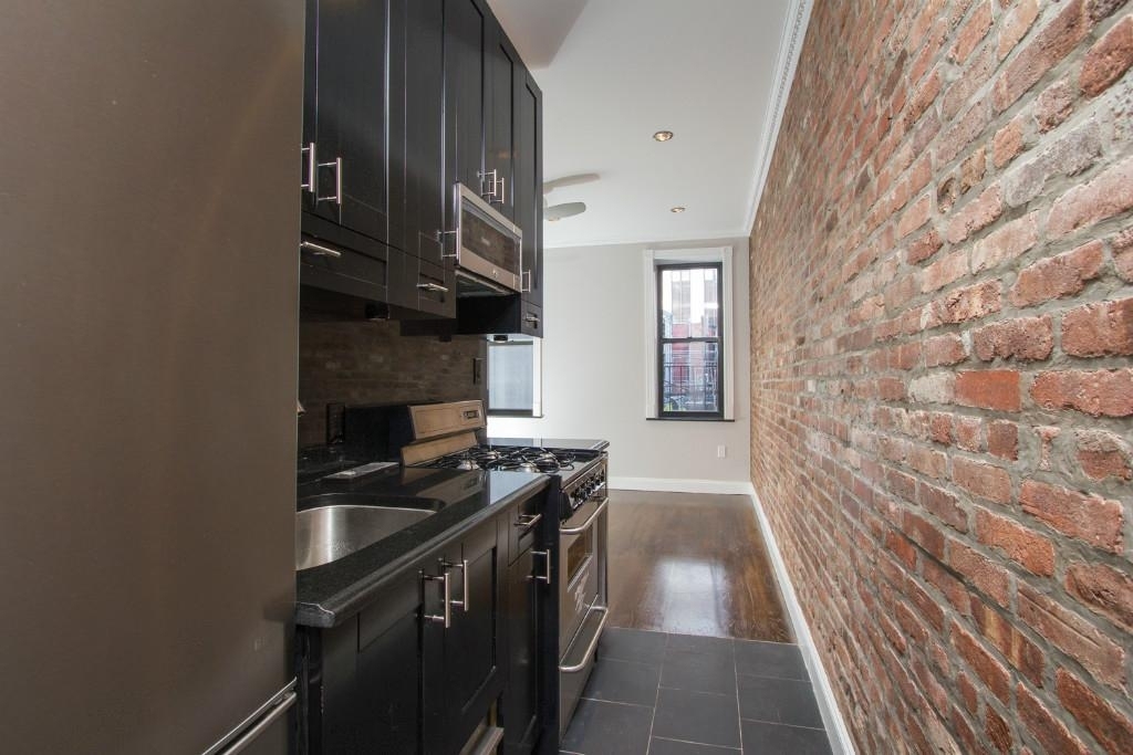 East 18th Street - Photo 2