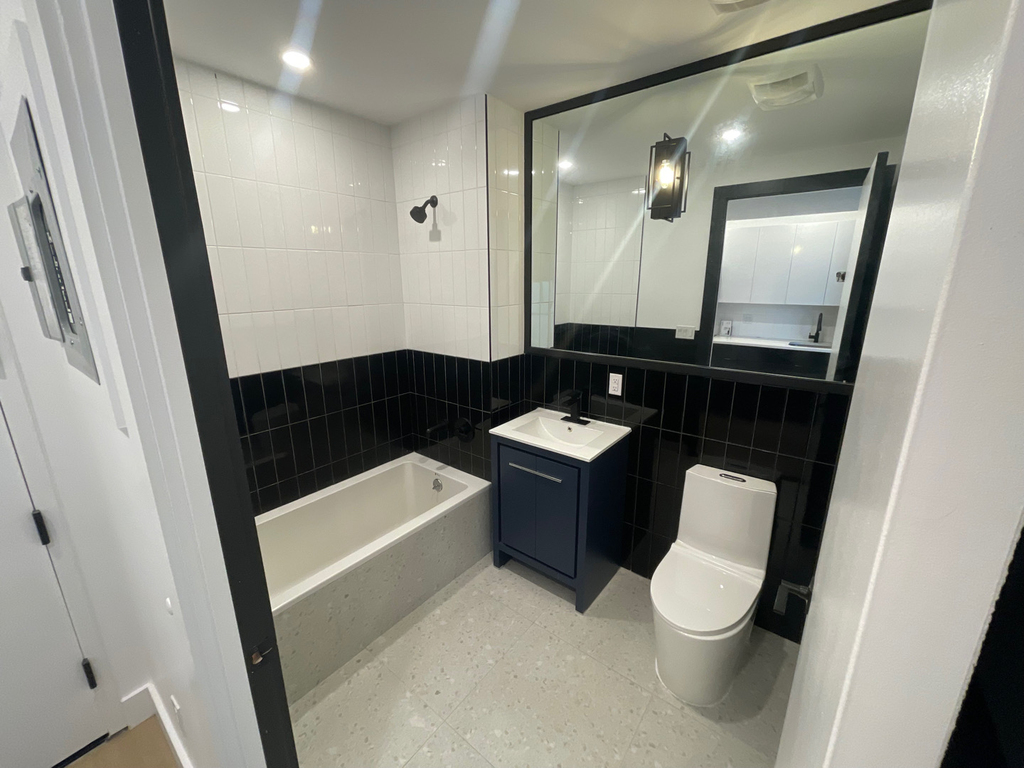 1042 President Street - Photo 1