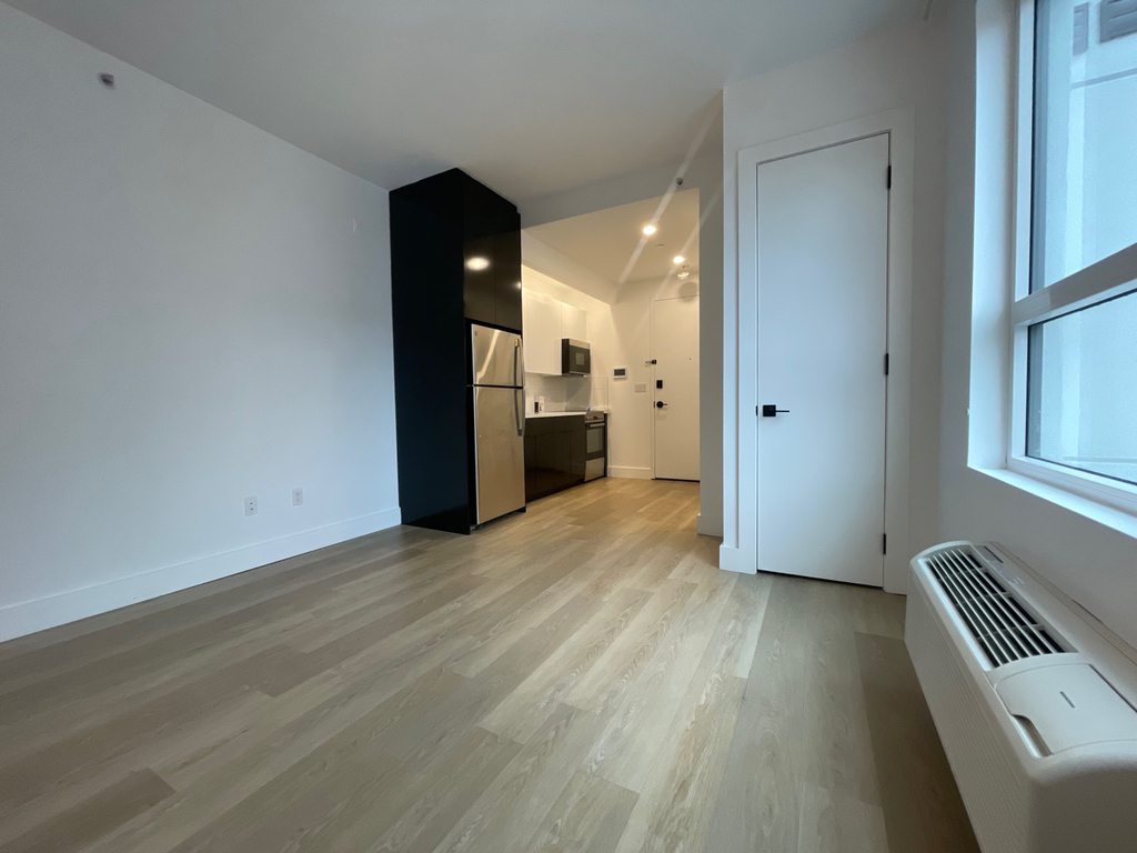 1042 President Street - Photo 3