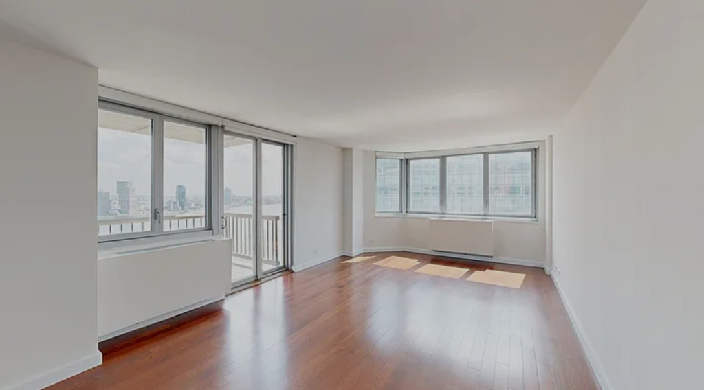 East 34th Street - Photo 0