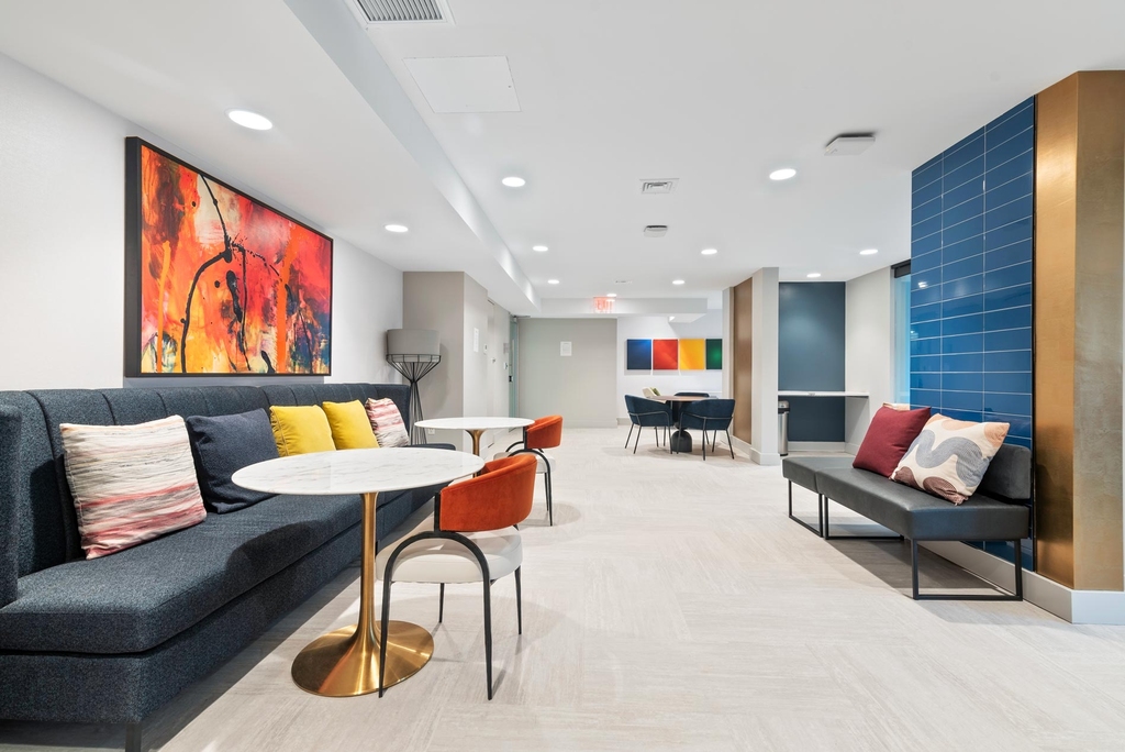 East 34th Street - Photo 11