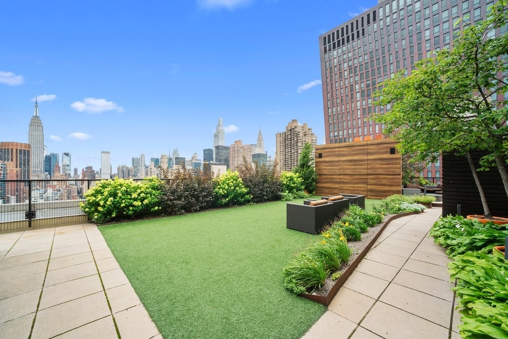 East 34th Street - Photo 7