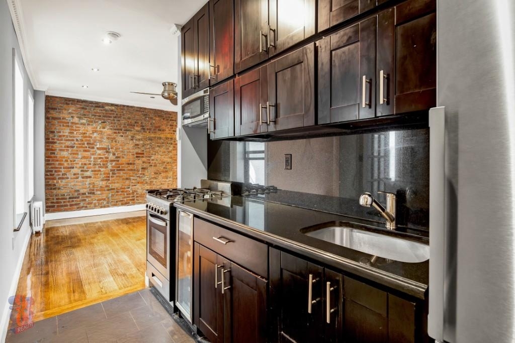 334 East 100th Street - Photo 2