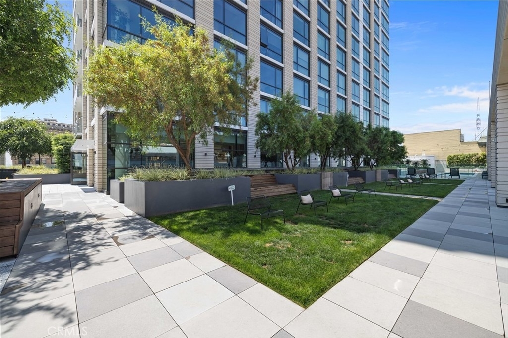 400 S Broadway - Photo 24