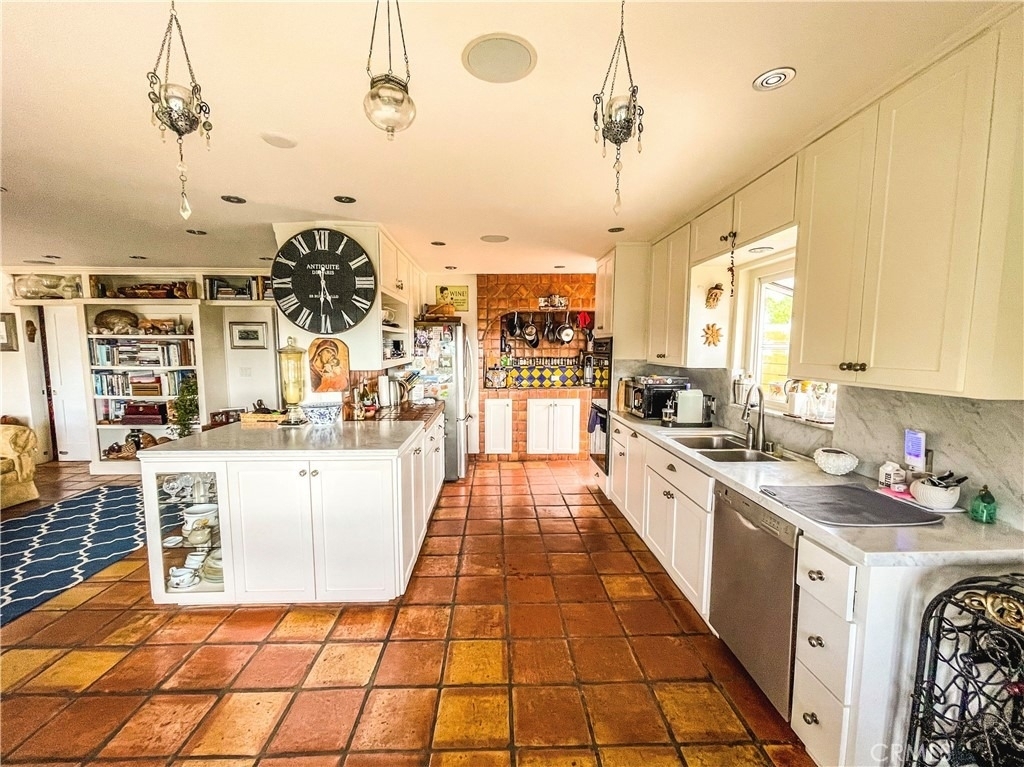 30722 Marilyn Drive - Photo 4