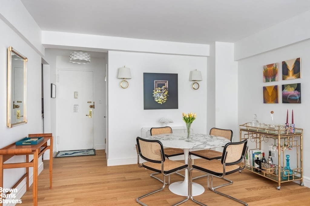 145 E 84th Street - Photo 2