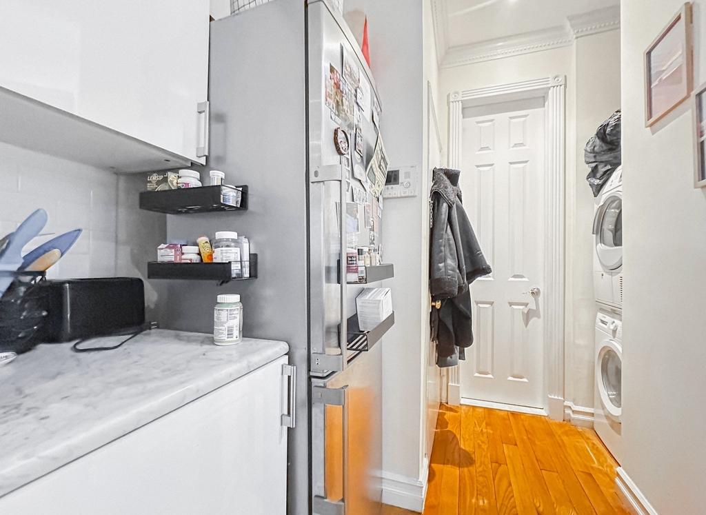 340 East 55th Street - Photo 6