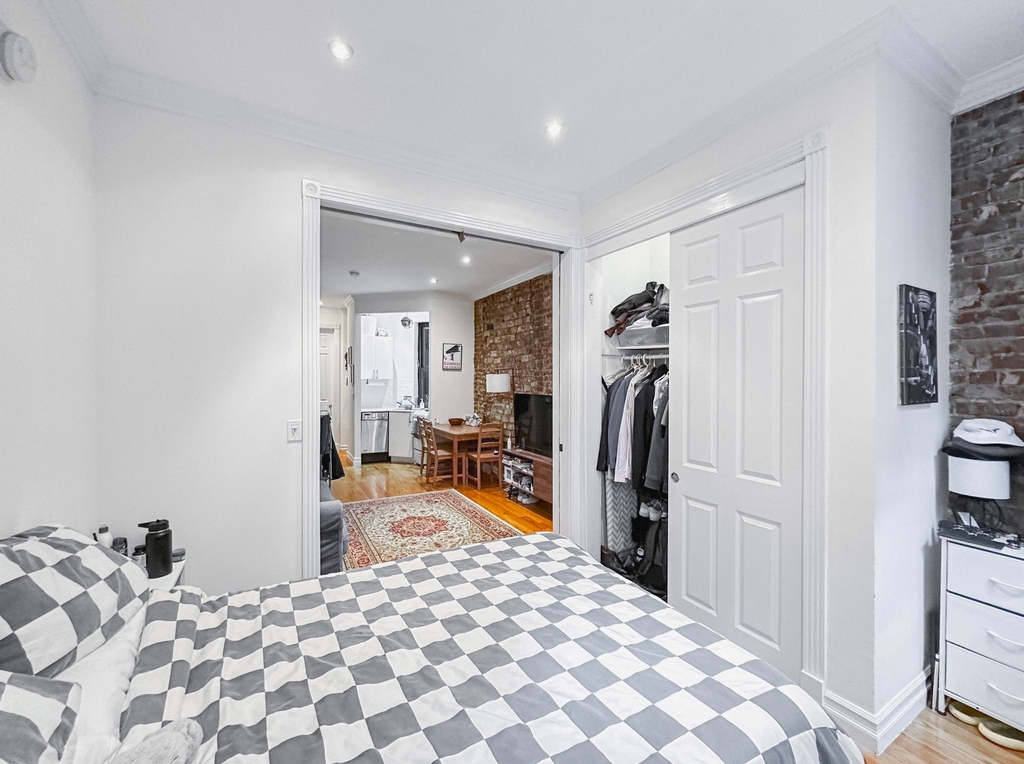 340 East 55th Street - Photo 5