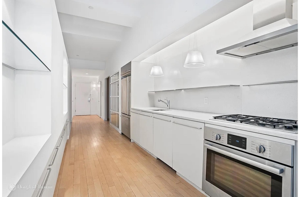 15 Broad St - Photo 1