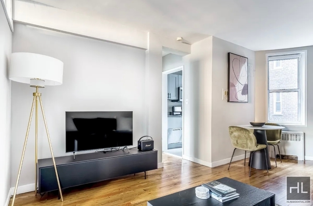 East 58th Street - Photo 1