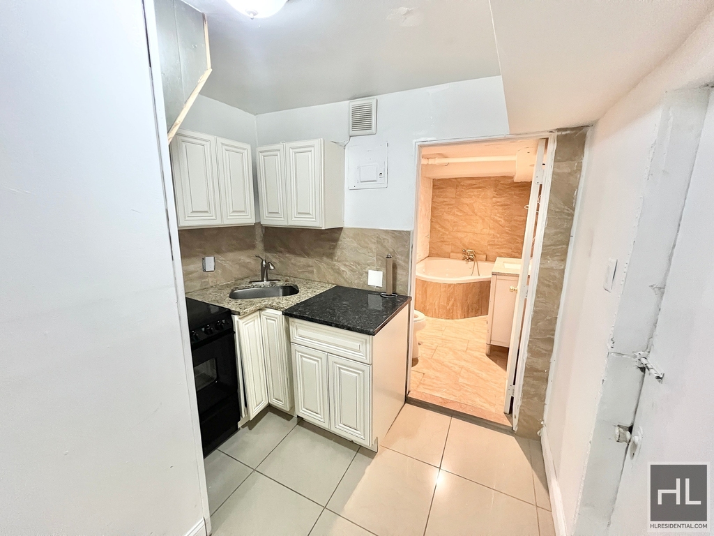 East 83rd Street - Photo 7