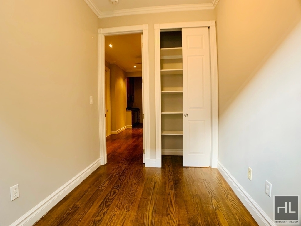 East 32nd Street - Photo 10