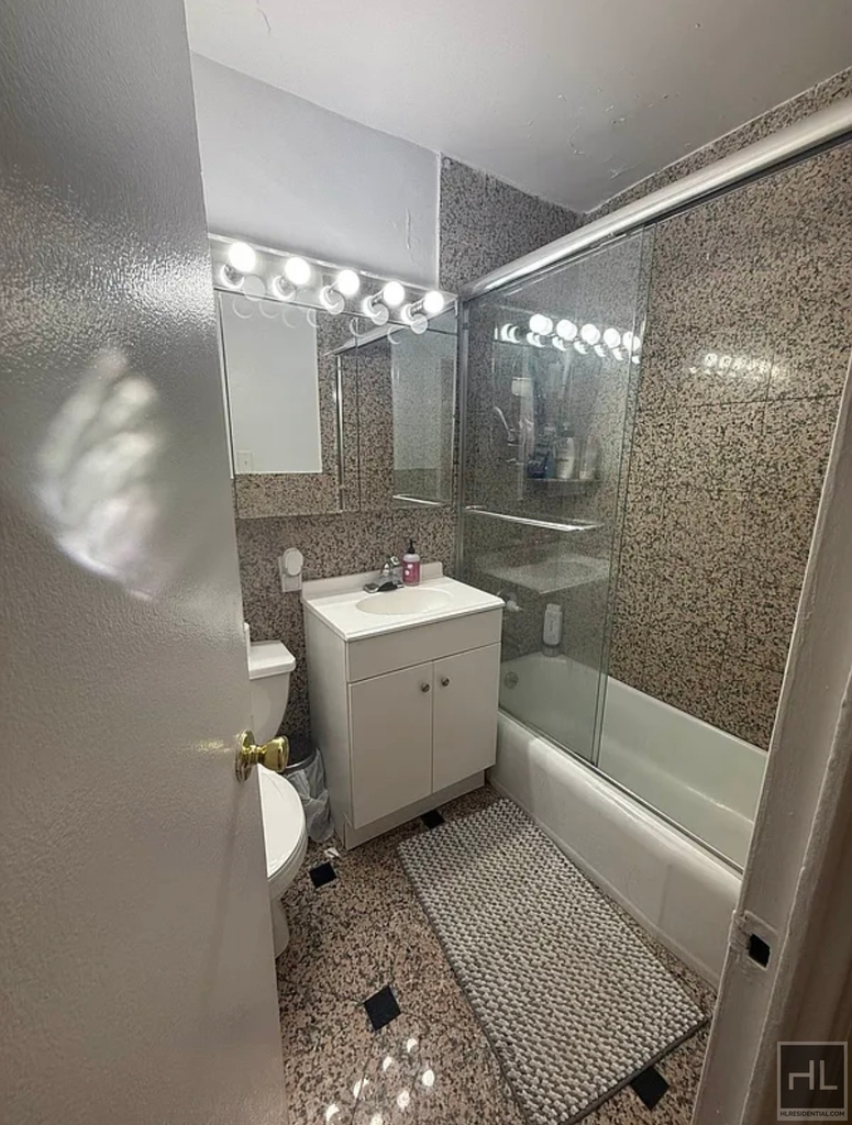 East 44th Street - Photo 3