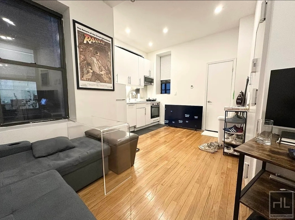 East 58th Street - Photo 0