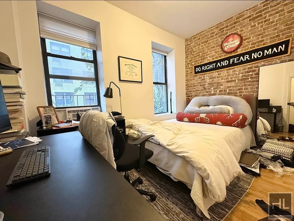 East 58th Street - Photo 4