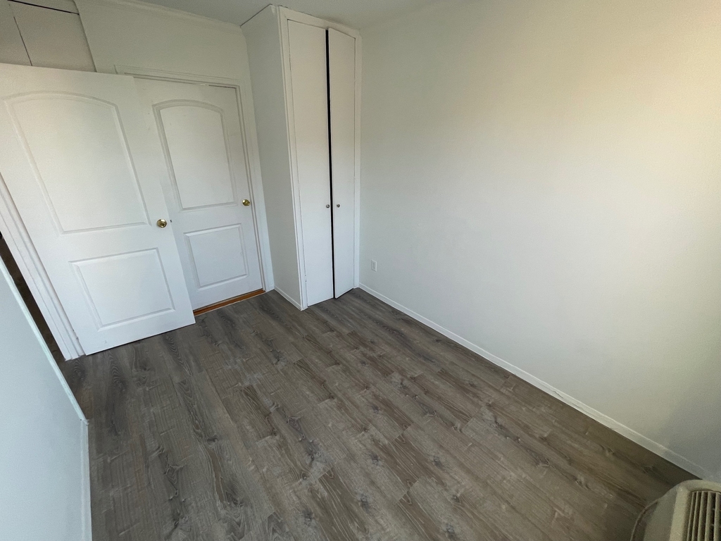 4430 Douglaston - Photo 10