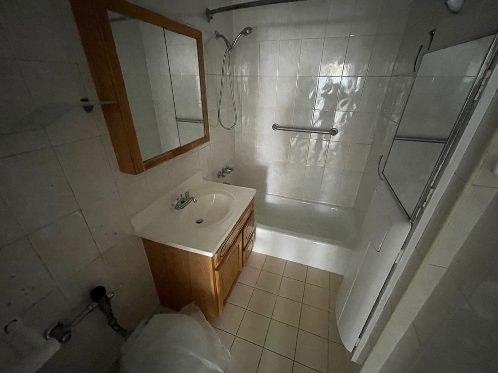 4430 Douglaston - Photo 13