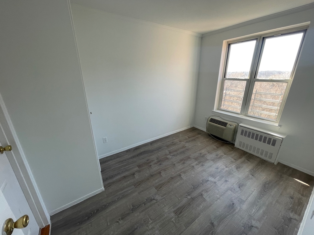 4430 Douglaston - Photo 9