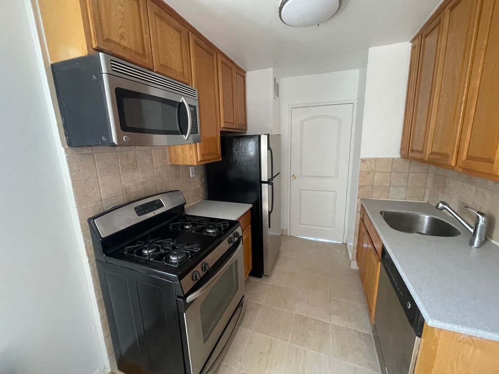 4430 Douglaston - Photo 2