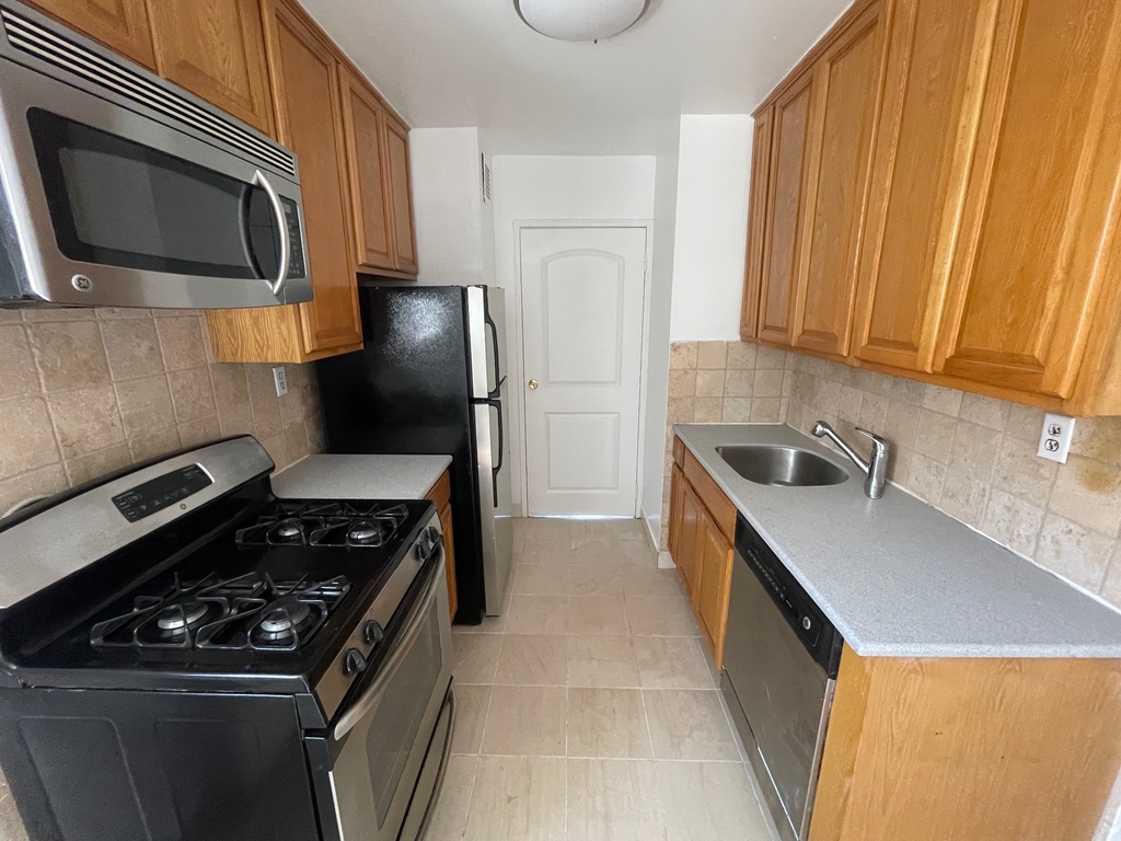 4430 Douglaston - Photo 1