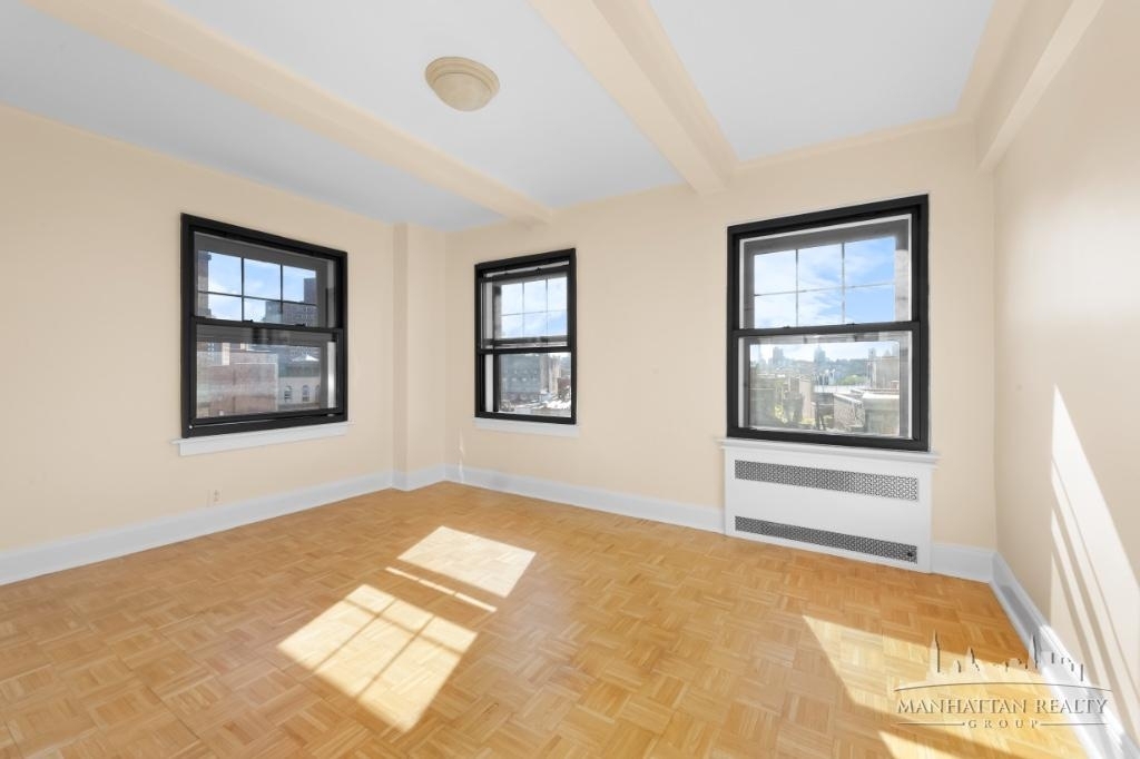 Christopher St - Photo 3
