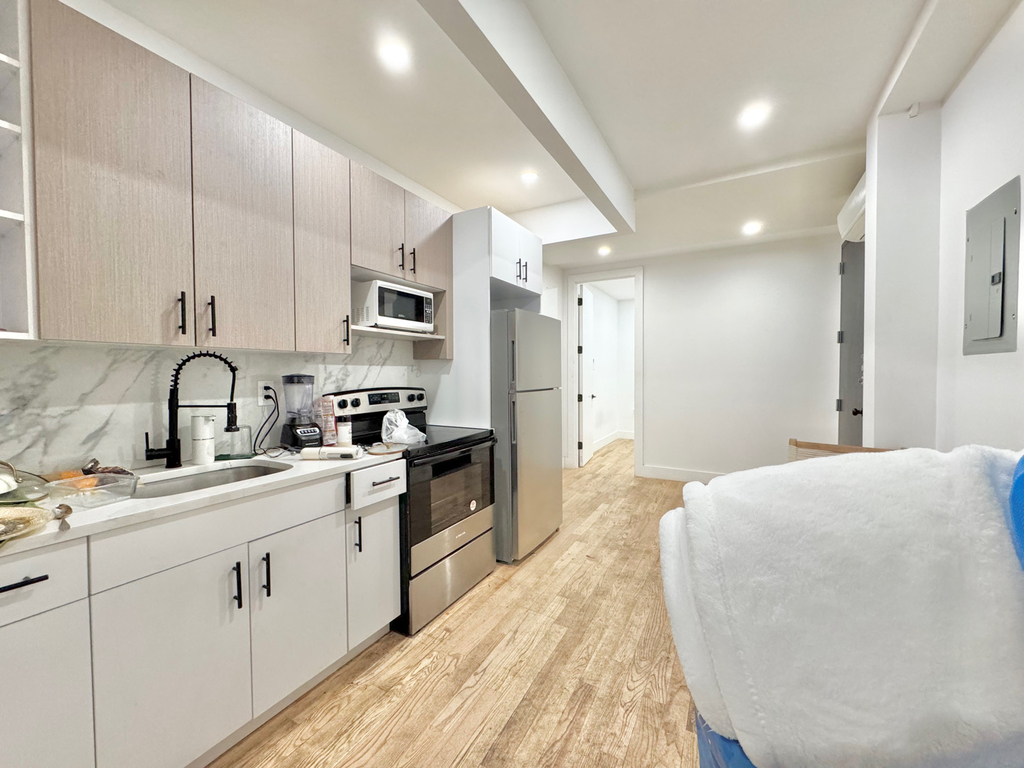 1518 Jefferson Avenue - Photo 2