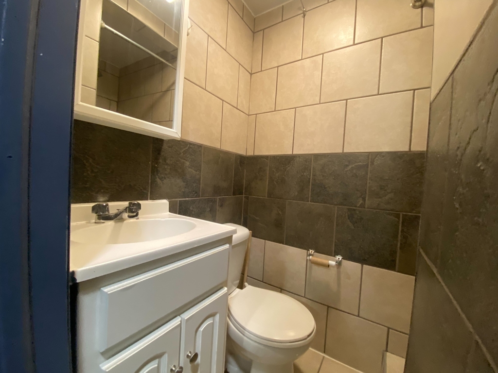 East 7th Street - Photo 2