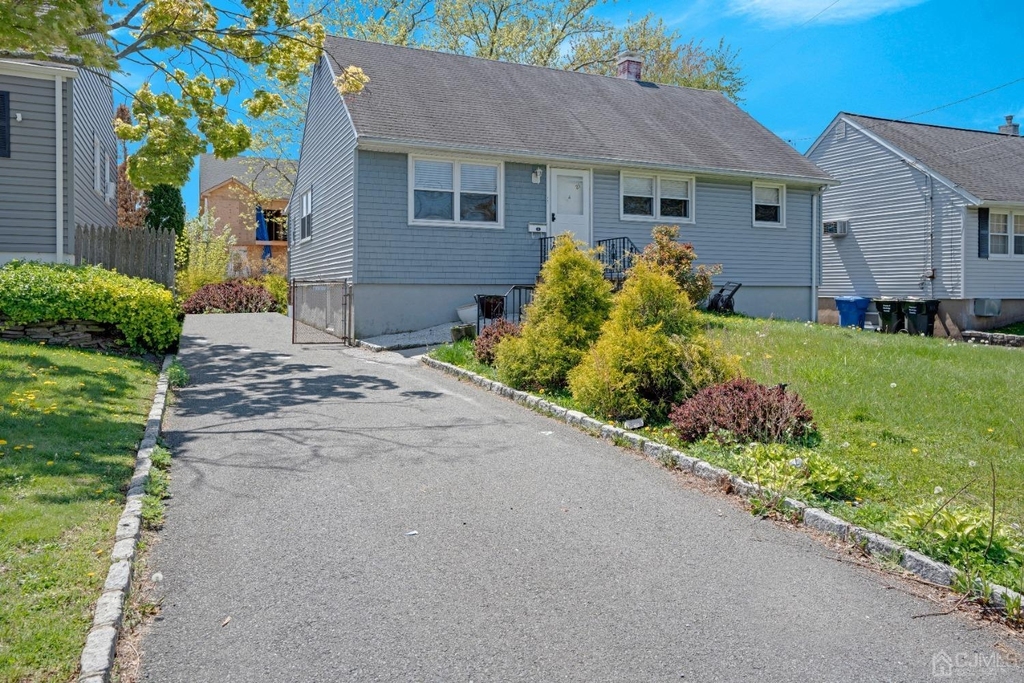21 Westbury Road - Photo 2