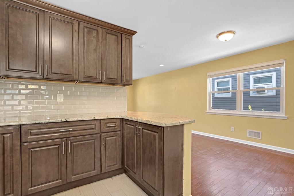 21 Westbury Road - Photo 7