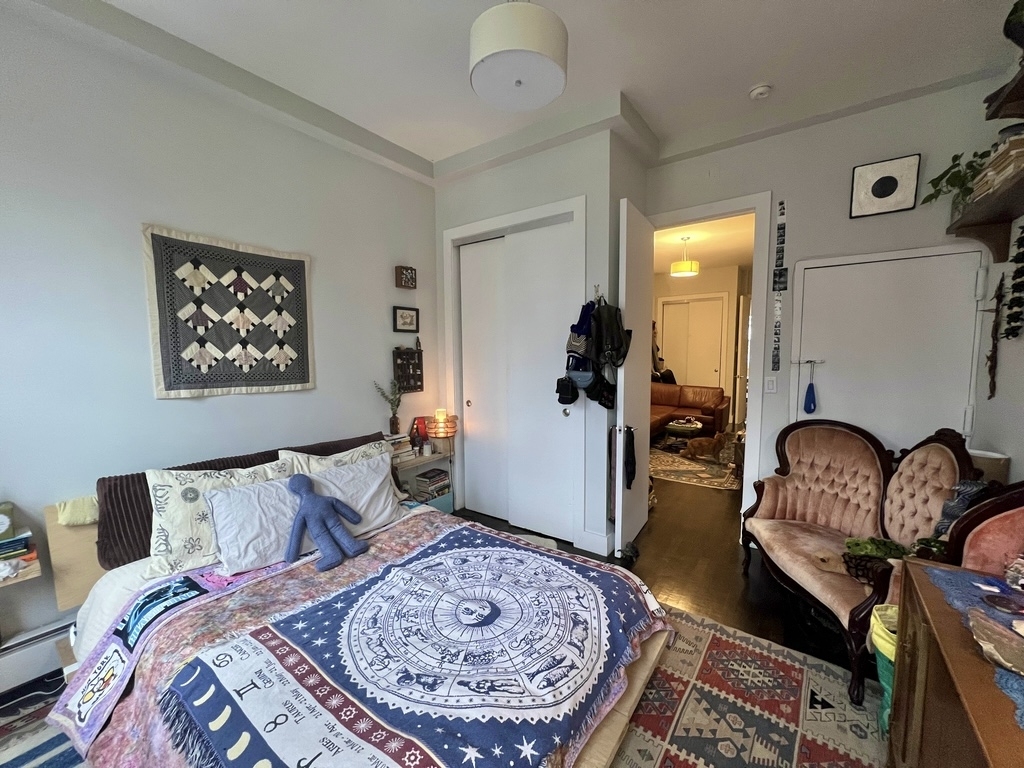 16-29 Summerfield Street - Photo 1