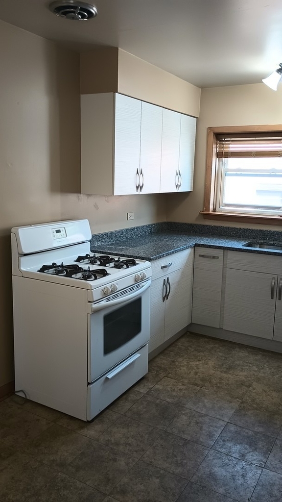 4950 Greenwood Street - Photo 3