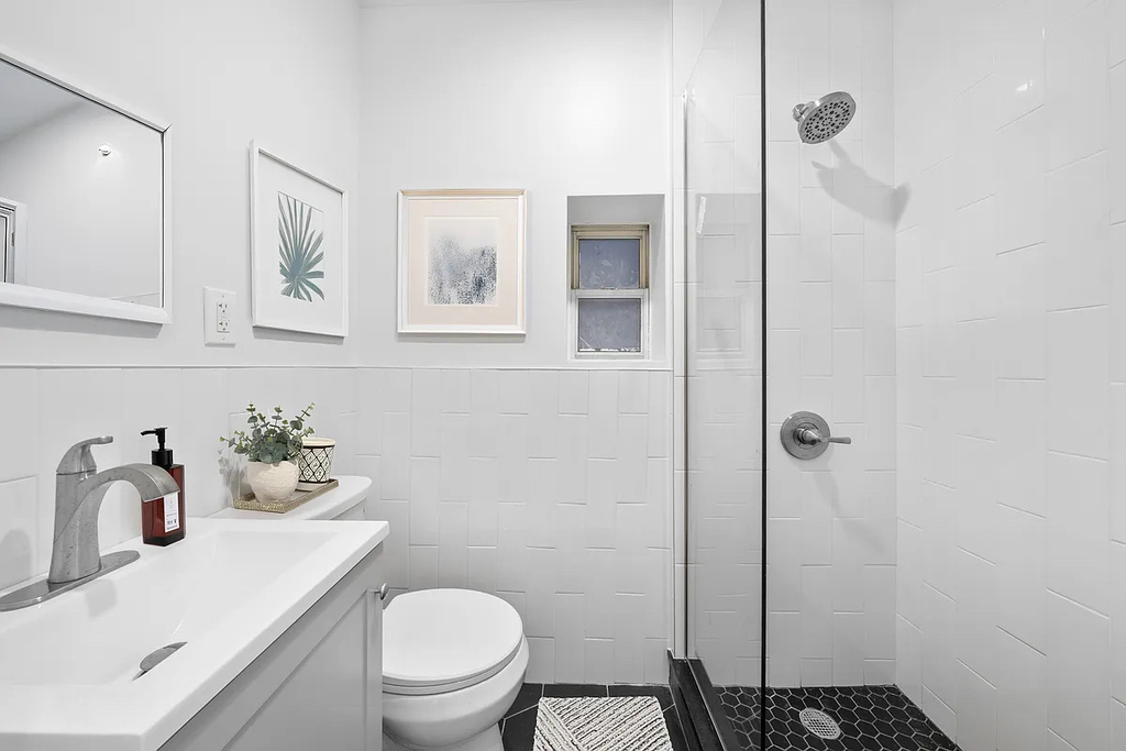 501 1/2 East 83rd Street - Photo 3