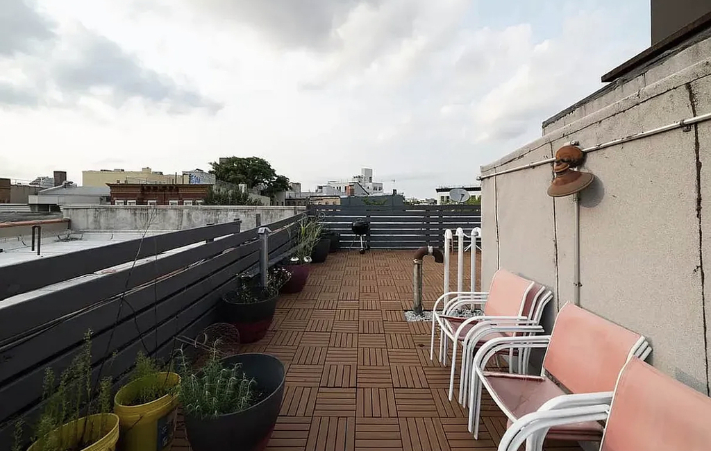 1066 Putnam Avenue - Photo 1