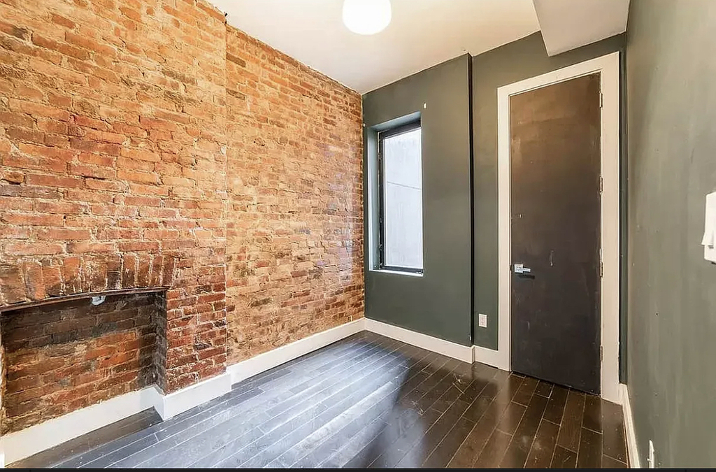 1066 Putnam Avenue - Photo 7