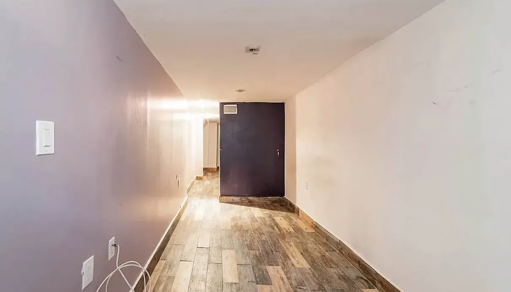 1066 Putnam Avenue - Photo 9