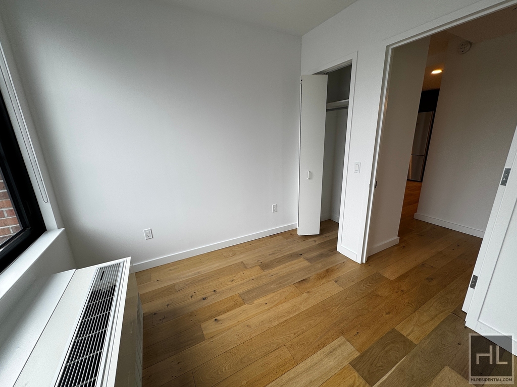 Northern Boulevard - Photo 5