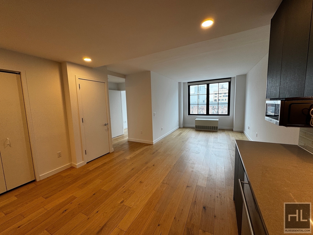 Northern Boulevard - Photo 10