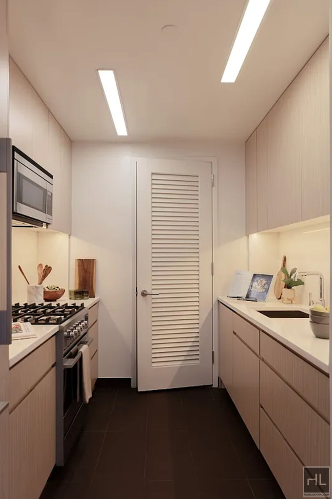 West 67th Street - Photo 3