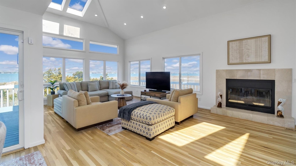 552 Dune Road - Photo 8